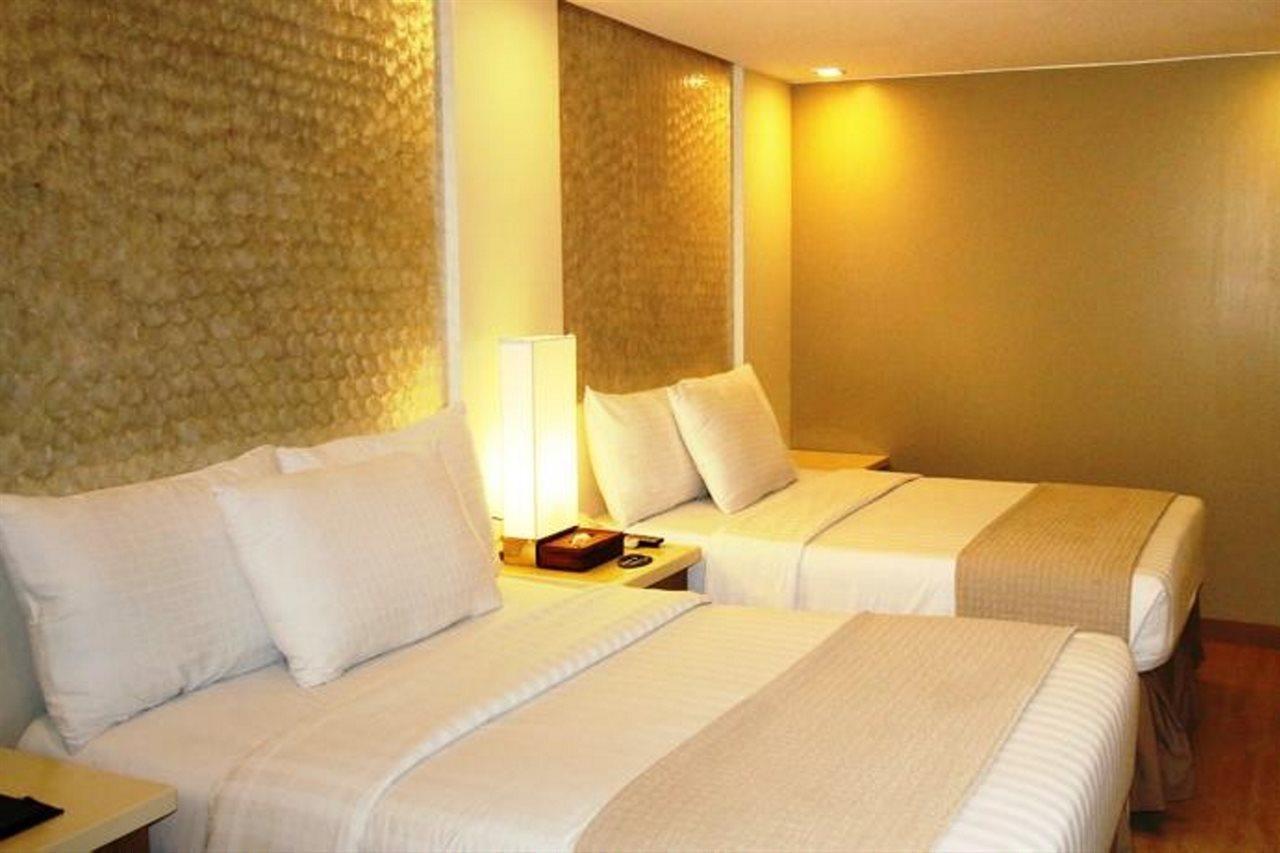 Hotel Estacio Uno Balabag  Zewnętrze zdjęcie